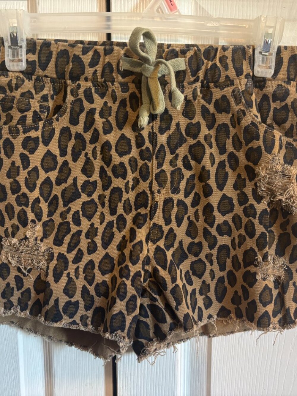 YMI Jeans USA Womens Shorts Sz Med Animal Print Distressed Look
